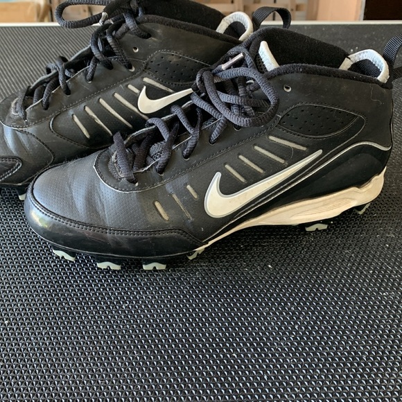 Nike Football Cleats - Picture 2 of 6